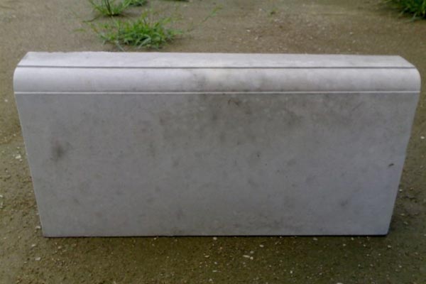 水(shuǐ)磨石路(lù)沿石