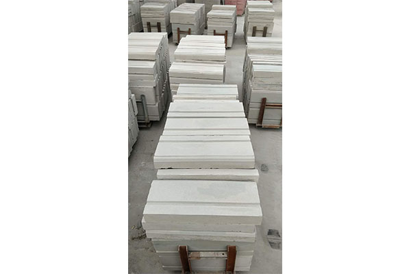 水(shuǐ)磨石路(lù)沿石